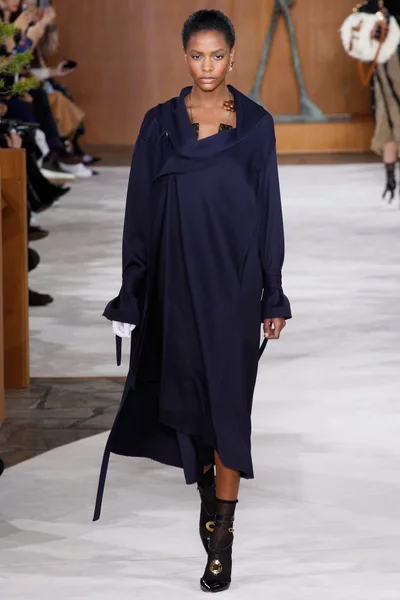 Look 30
